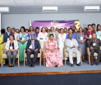 L’Ombudsman Aimée Laurentine Kanyana a rehaussé de sa présence les activités de la 6è édition du Forum des femmes leaders d’affaires organisé par l’ADB, CDE Great Lakes, et CFCIB en Mairie de Bujumbura